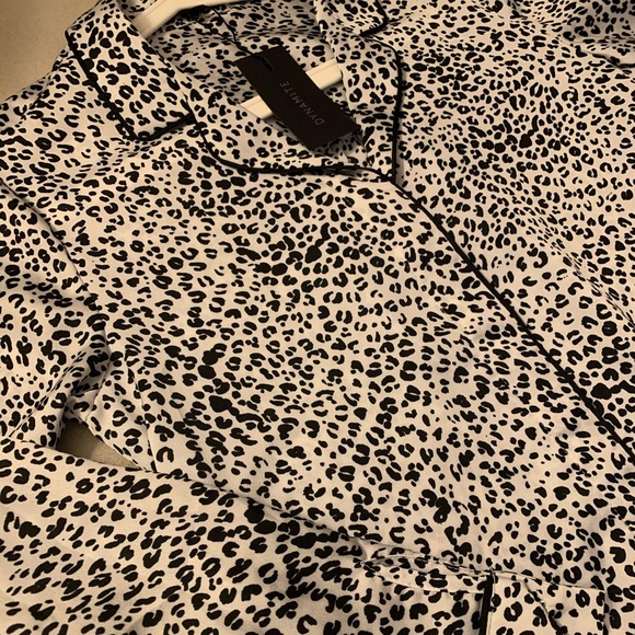 BRAND NEW Dynamite Blouse - Picture 2 of 3